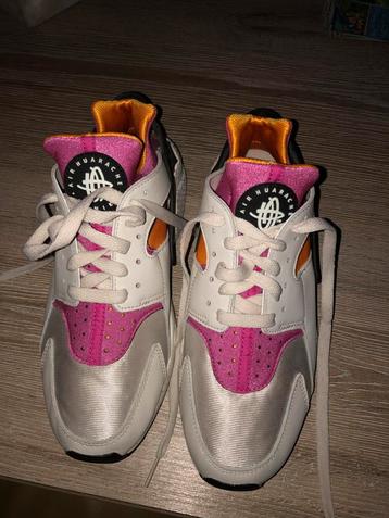 Huarache maat 42 beschikbaar voor biedingen