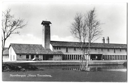 Noordbergum, "Nieuw Toutenburg", Verzamelen, Ansichtkaarten | Nederland, Ongelopen, Friesland, 1940 tot 1960, Verzenden
