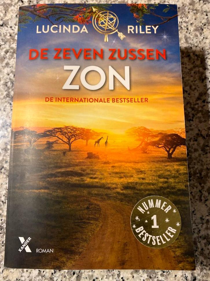 De Zeven Zussen - Zon, Lucinda Riley, Boeken, Romans, Zo goed als nieuw, Nederland, Ophalen of Verzenden