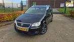 Volkswagen Touran 1.4 TSI Highline AUTOMAAT LEDER VOL!, Auto's, Volkswagen, Gebruikt, 4 cilinders, Zwart, Bedrijf