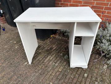 Wit bureau 90x52x72 beschikbaar voor biedingen