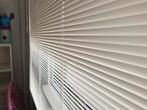 2 stuks Lichtbeige (creme) aluminium jaloezieën, Ophalen, Zo goed als nieuw