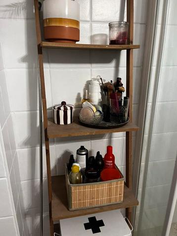 Houten Rekje/Kastje - Verouderd beschikbaar voor biedingen