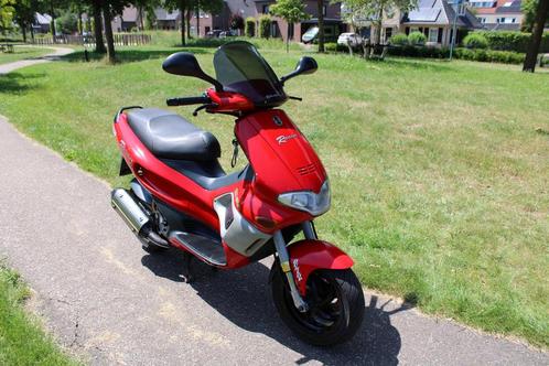 Runner M07 DD Gilera brom met swingarm, Fietsen en Brommers, Scooters | Piaggio, Zo goed als nieuw, Overige modellen, Tweetakt