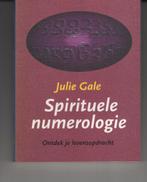 Spirituele numerologie Julie Gale, Ophalen of Verzenden, Zo goed als nieuw, Spiritualiteit algemeen, Overige typen