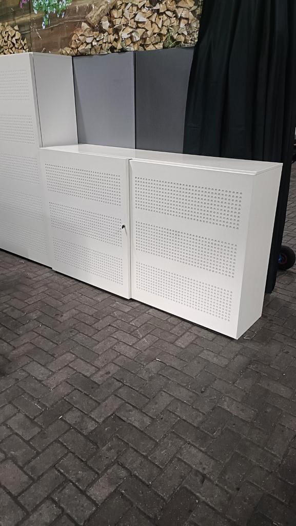 Halfhoge metalen akoestische schuifdeurkasten, Huis en Inrichting, Kasten | Roldeurkasten en Archiefkasten, 100 tot 150 cm, 150 tot 200 cm