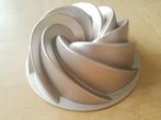 Nieuw! Hema gietaluminium tulband vorm bakvorm 1,9L 24cm, Ophalen of Verzenden, Nieuw, Taarten, Bakvorm