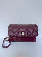 SALVATORE FERRAGAMO bordeaux rood leer schouder tas bag, Sieraden, Tassen en Uiterlijk, Tassen | Damestassen, Ophalen of Verzenden