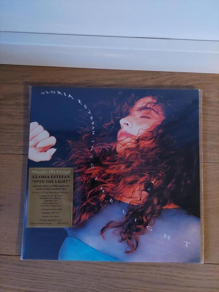 Gloria Estefan - Into the Light lp blauw limited edition, Cd's en Dvd's, Vinyl | Pop, Nieuw in verpakking, 1980 tot 2000, 12 inch