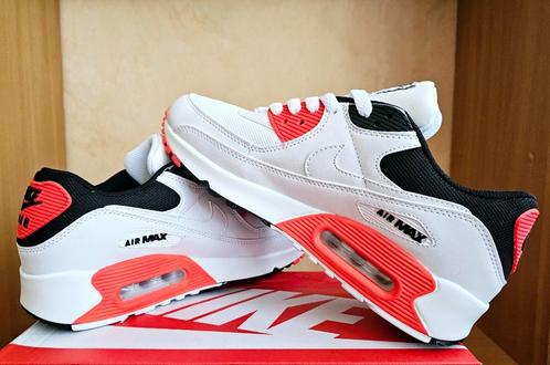 Nike air max 90 Wit/oranjerood/zwart Maten 40 44, Kleding | Heren, Schoenen, Nieuw, Sneakers of Gympen, Wit, Ophalen of Verzenden