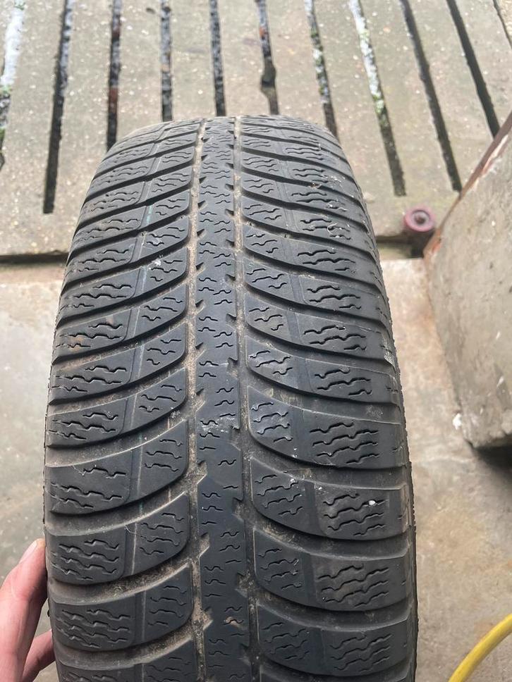 4 x Winterbanden Kumho 195/65R15 91T, Auto-onderdelen, Banden en Velgen, Band(en), Winterbanden, 15 inch, 195 mm, Gebruikt, Ophalen
