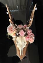Decoratief Reeën gewei schedel  met bloemen bloemen, Ophalen of Verzenden, Zo goed als nieuw