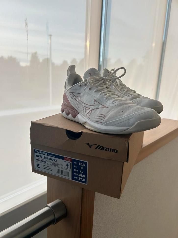 Mizuno Wave Luminous 2 - Maat 42, Kleding | Dames, Schoenen, Zo goed als nieuw, Sportschoenen, Wit, Ophalen of Verzenden