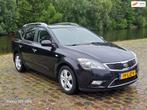 Kia Cee'd 1.4 CVVT X-ecutive navigatie cruis control trekhaa, Auto's, Voorwielaandrijving, Euro 5, Gebruikt, 4 cilinders