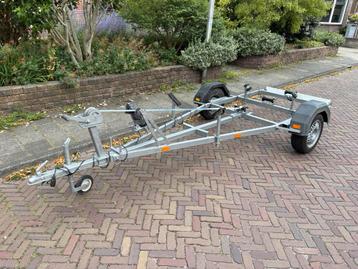 Boot trailer aanhanger kar motorboot rib rubberboot 3,90M. beschikbaar voor biedingen