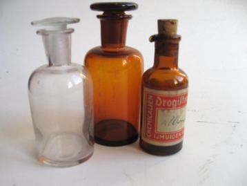  Drie antieke apothekers flesjes beschikbaar voor biedingen