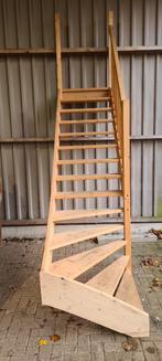 Houten trap, Doe-het-zelf en Verbouw, Verzenden, Overige typen, Zo goed als nieuw, 250 tot 300 cm