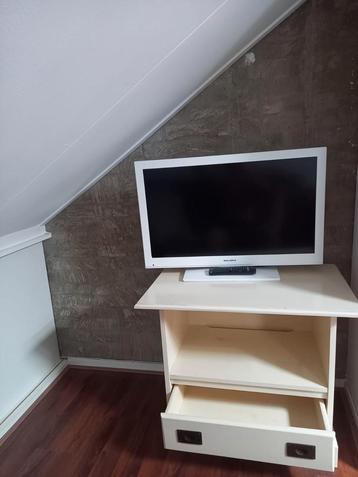 Brocant wit tv meubel met lade. beschikbaar voor biedingen