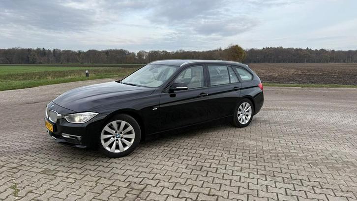 BMW 3-Serie 2.0 320D Touring AUT 2014 Zwart, Auto's, BMW, Particulier, 3-Serie, ABS, Achteruitrijcamera, Adaptieve lichten, Adaptive Cruise Control