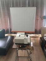 Dia projector/scherm/tafeltje compleet #2, Audio, Tv en Foto, Diaprojectors, Ophalen of Verzenden, Zo goed als nieuw, Met scherm