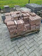 Diverse stenen en tegels., Ophalen, Gebruikt, Beton, Klinkers