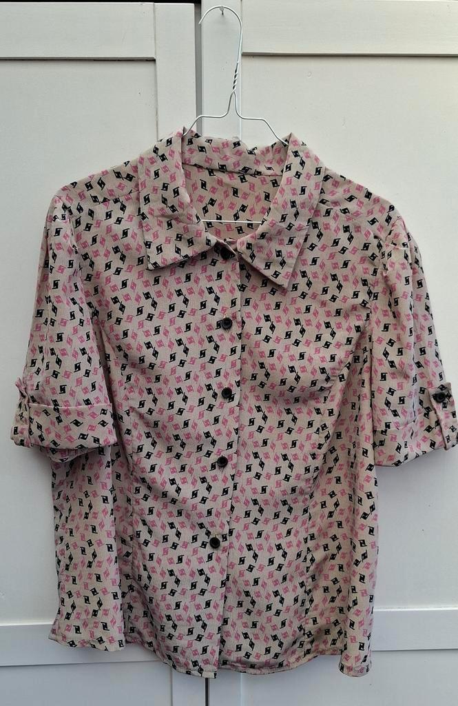Vintage blouse, maat 38/40 - M/L - motief roze & zwart - 90s, Kleding | Dames, Blouses en Tunieken, Gedragen, Beige, Ophalen of Verzenden