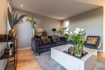 Ruime 2 zits bank € 100 beschikbaar voor biedingen