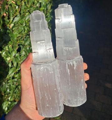 2x Seleniet toren edelsteen mineralen torens verzameling beschikbaar voor biedingen