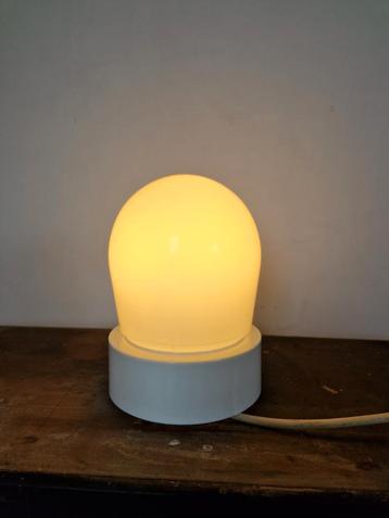 Vintage plafond of wandlamp beschikbaar voor biedingen