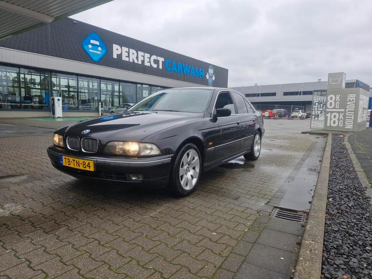 BMW 5-Serie e39 523i 1998 Zwart, Auto's, BMW, Particulier, 5-Serie, Benzine, Sedan, Handgeschakeld, Origineel Nederlands, Zwart