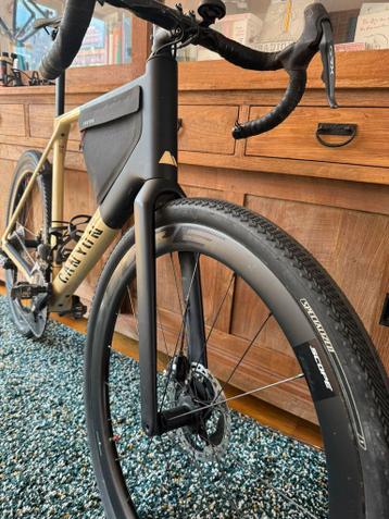 Canyon Grail CF SLX Di2 2025 - Gravelbike in Topstaat