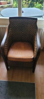 Rotan fauteuil met lederen kussen, Huis en Inrichting, Fauteuils, Ophalen, Gebruikt, 75 tot 100 cm, 50 tot 75 cm