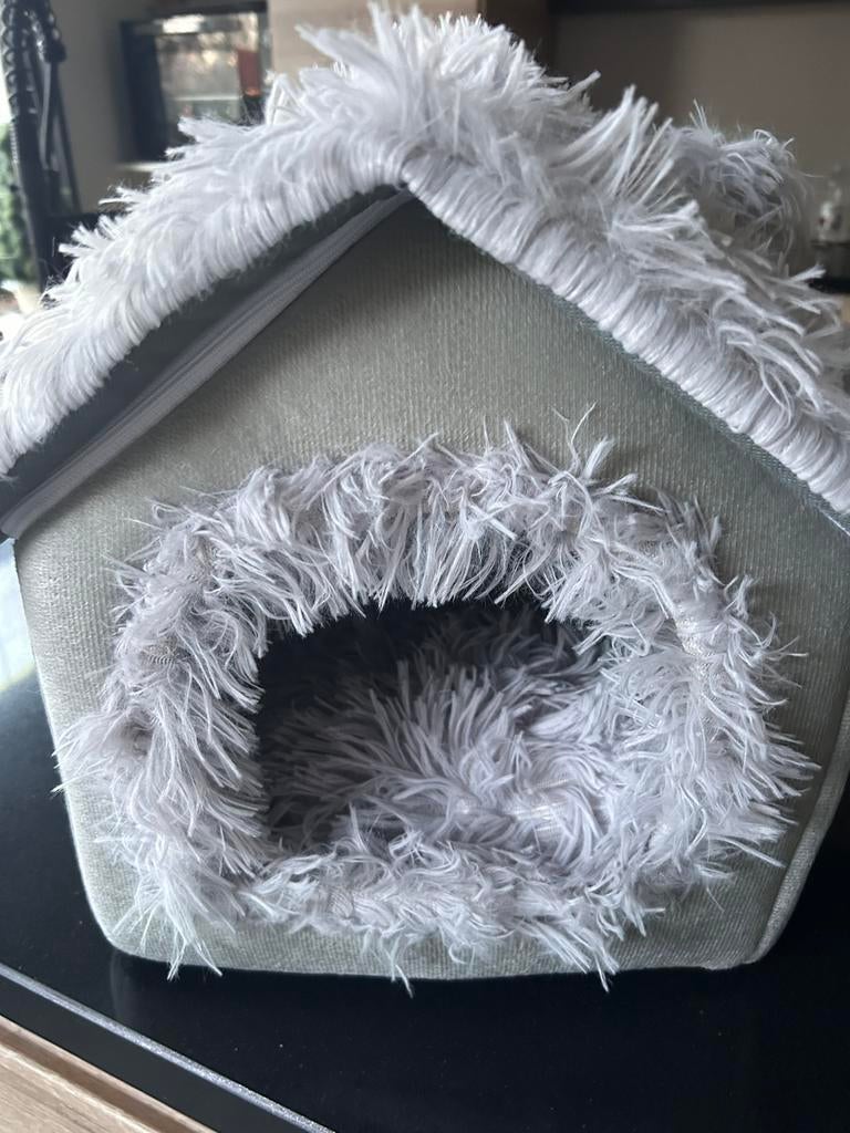 Kattenhuisje nieuw, Dieren en Toebehoren, Ophalen of Verzenden, Nieuw, Pluche