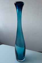 Iris fles, design Siem van der Marel, Royal Leerdam Crystal, Huis en Inrichting, Woonaccessoires | Vazen, Ophalen, Blauw, Nieuw