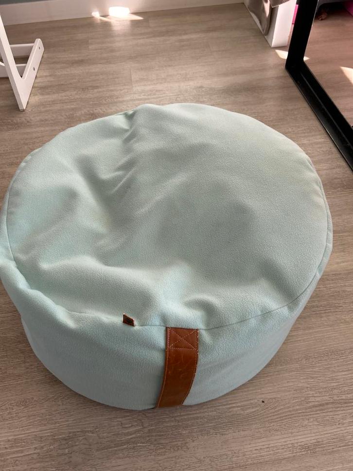 Mintgroene poef/ Zitzak -in goede staat, Huis en Inrichting, Zitzakken, Zo goed als nieuw, Zitzak, Overige kleuren, Ophalen of Verzenden