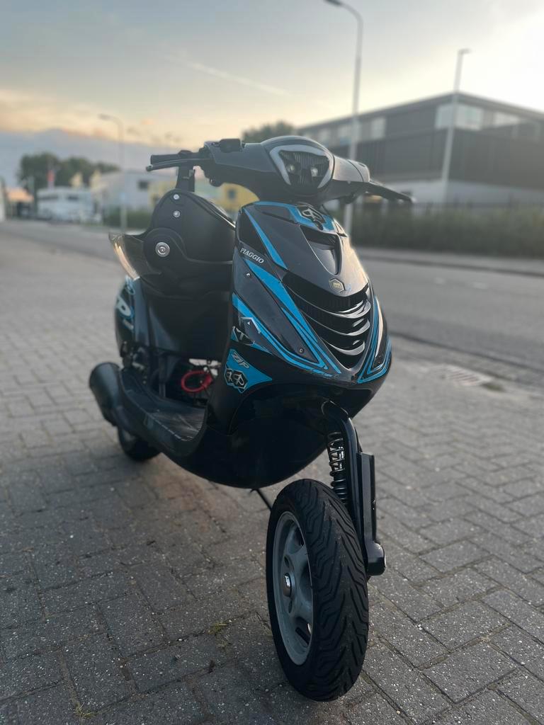≥ Piaggio zip 180cc lc ook teruil) — Scooters Piaggio - Main Image