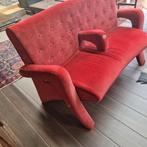 Rode Antieke theaterbank, Ophalen