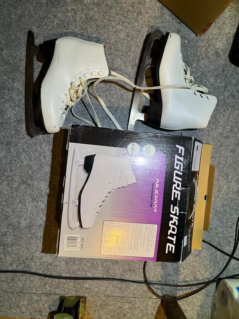 Kunstschaatsen maat 36, Sport en Fitness, Schaatsen, Overige merken, Ophalen of Verzenden, Zo goed als nieuw, Kunstschaatsen