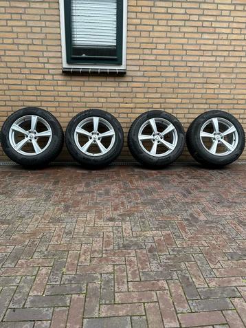 Volvo XC90/XC60 Velgen met winterbanden 235/60R18 Nieuwstaat beschikbaar voor biedingen