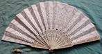 Antieke papieren waaier met benen van been, Antiek en Kunst, Antiek | Kleding en Accessoires, Ophalen of Verzenden