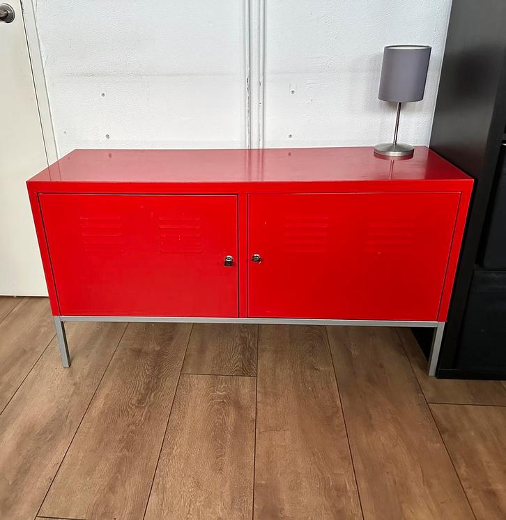 Ikea ps metale rode kast, Huis en Inrichting, Kasten | Lockerkasten, Zo goed als nieuw, Ophalen