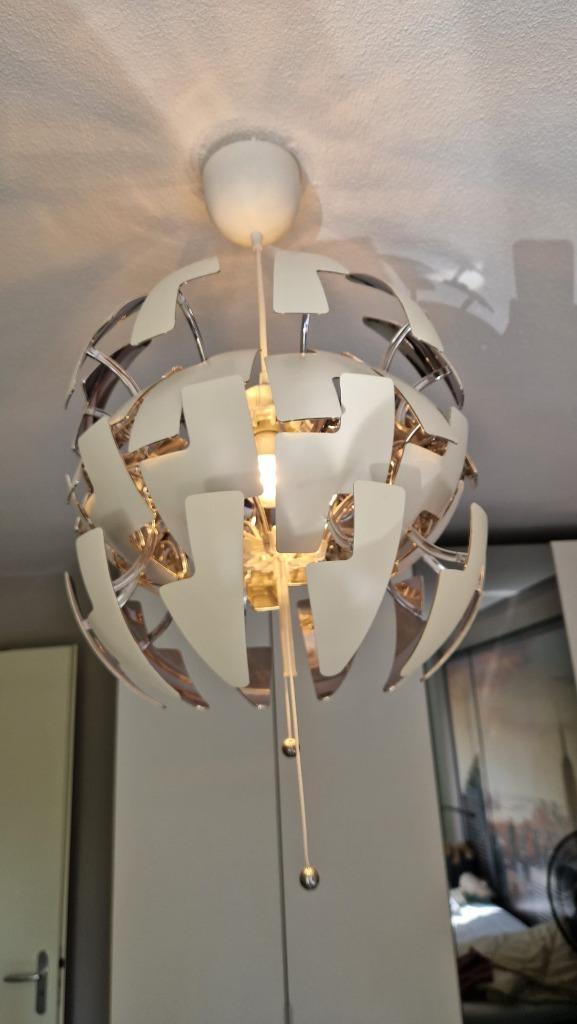 Ikea hanglamp PS 2014 wit/zilver 35cm, Huis en Inrichting, Lampen | Hanglampen, Gebruikt, Minder dan 50 cm, Kunststof, Ophalen