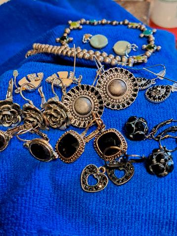 Diverse Oorbellen Set beschikbaar voor biedingen
