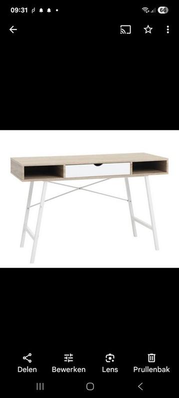 Leuk buro bureau beschikbaar voor biedingen