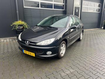 Peugeot 206 1.4 Forever nieuwe apk ! beschikbaar voor biedingen