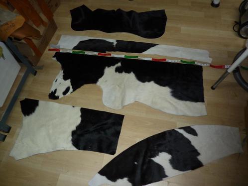Koehuid koevacht  nr 5 zwart/wit echt leer, Hobby en Vrije tijd, Stoffen en Lappen, Nieuw, Leer of Kunstleer, 30 tot 120 cm, 30 tot 200 cm
