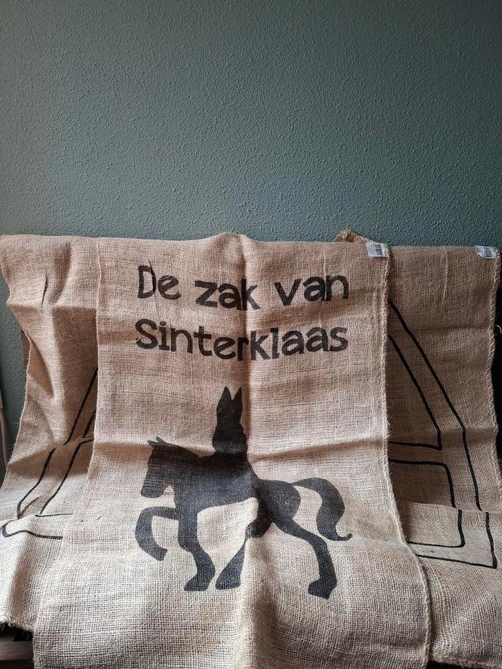 36 Grote juten Sinterklaas zakken, leuk voor pakjesavond., Diversen, Sinterklaas, Zo goed als nieuw, Ophalen of Verzenden