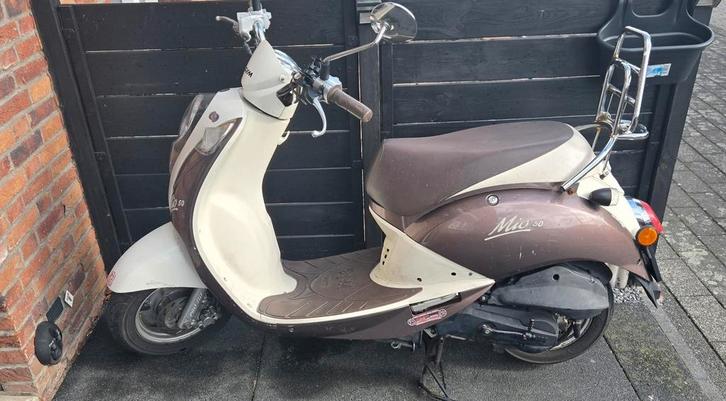 Sym mio 50 met belgische papieren., Fietsen en Brommers, Scooters | SYM, Zo goed als nieuw, Mio, Benzine, Ophalen