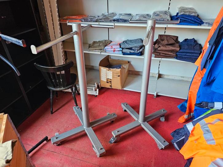 Kledingrek verrijdbaar kleding rek., Kleding | Dames, Kledingrekken, Gebruikt, Ophalen