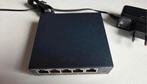 TP-Link TL-SG105 5-Poorts Gigabit Switch, Computers en Software, Netwerk switches, Gebruikt, Ophalen of Verzenden